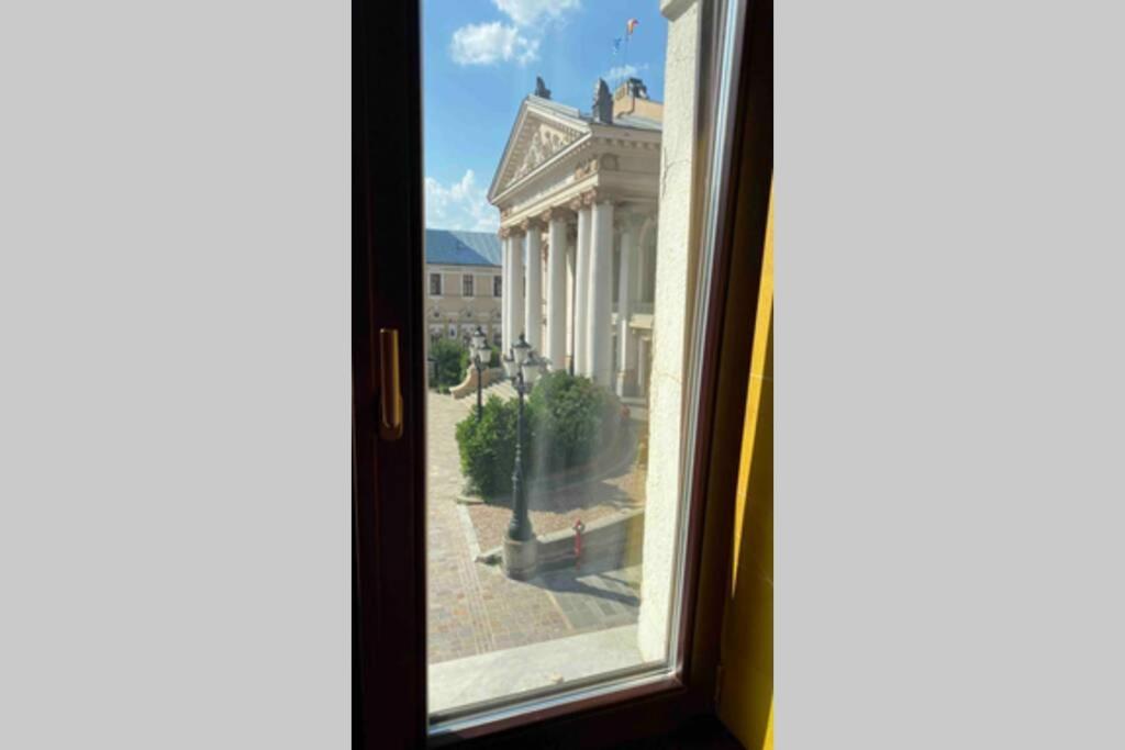 Safari Royal Apartment Oradea Eksteriør billede